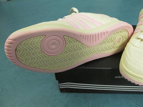 Grote foto nieuwe adidas sportschoen voor dames maat 40 kleding dames schoenen