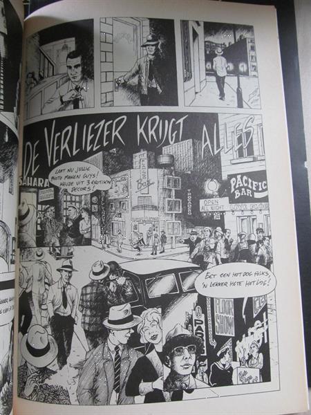 Grote foto de 4 eerste exemplaren van stripblad uitverkocht boeken stripboeken