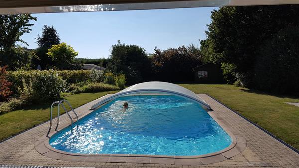 Grote foto zwembadoverdekking trap tuin en terras zwembaden en spa