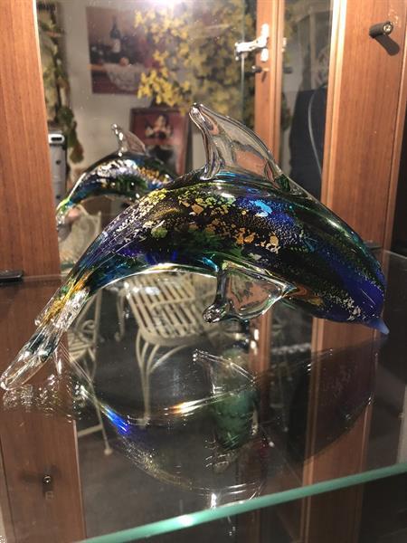 Grote foto mooi glas geblazen dolfijn geheel in fascinerende kleuren antiek en kunst glas en kristal