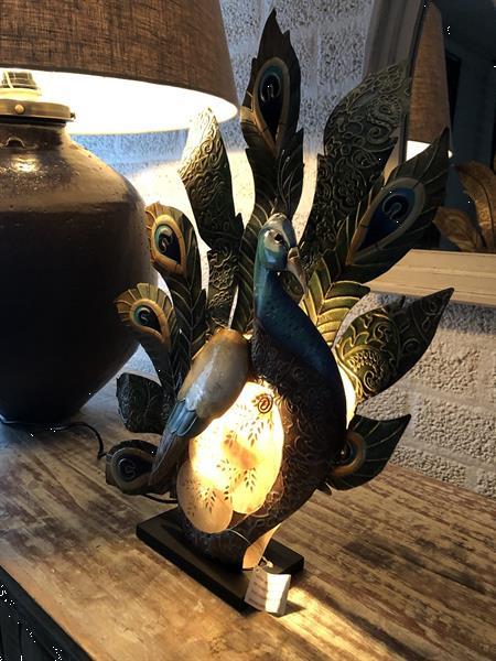 Grote foto pauw lamp decoratief metaal mooie lamp sierlijk. antiek en kunst spiegels
