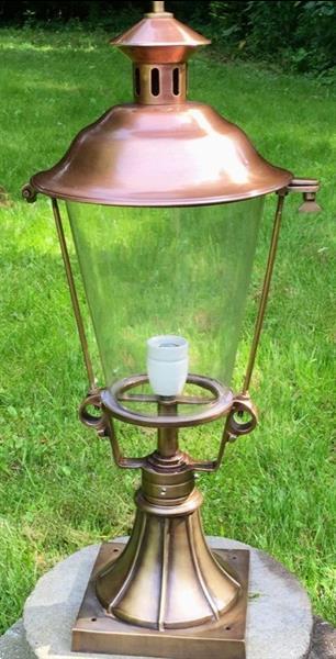 Grote foto wandlamp rond glas bestaande uit koper en messing geweldige tuin en terras verlichting