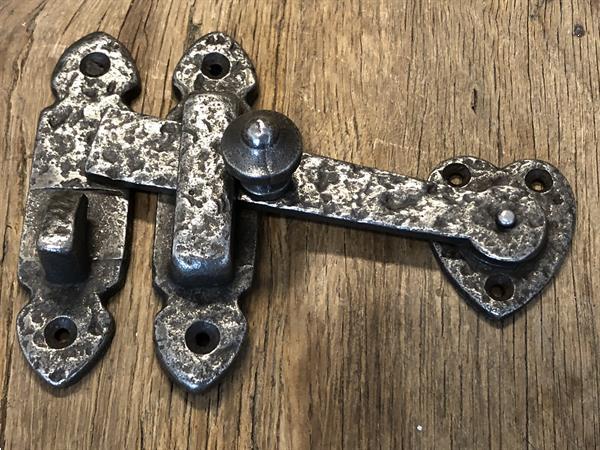 Grote foto valslot poortslot rustiek gegoten metaal zeer fraai tuin en terras overige tuin en terras