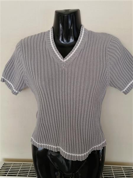 Grote foto rookgrijs truitje met v hals van maille street kleding dames tops