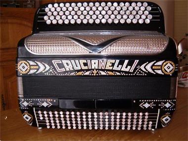 Grote foto te koop vershillende accordeons wegens stop zetten met hobby muziek en instrumenten accordeons