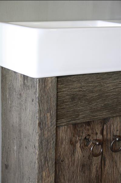 Grote foto landelijk oud eikenhouten toiletmeubel fontein wit doe het zelf en verbouw sanitair