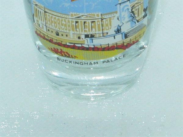 Grote foto shotglas buckingham palace verzamelen glas en borrelglaasjes