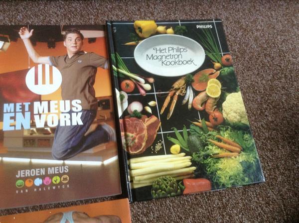 Grote foto kookboeken met meus en vork peutervoeding gezond boeken kookboeken