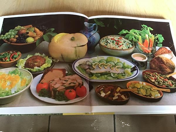 Grote foto drie kookboeken n met rundsvlees bbq top boeken kookboeken