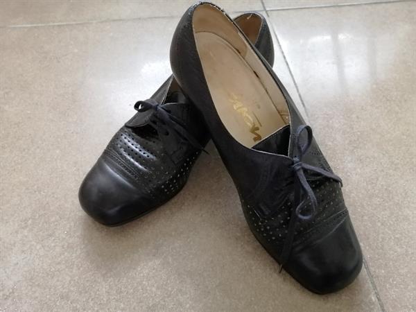Grote foto retro donkerblauwe schoenen jaren 50 60 kleding dames schoenen