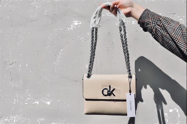 Grote foto calvin klein shoulder bag sieraden tassen en uiterlijk damestassen