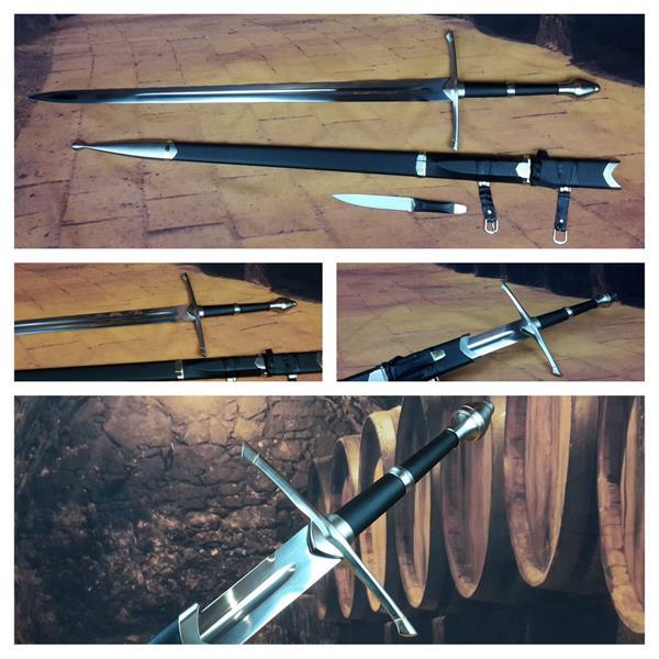 Grote foto nieuwe zwaarden winkel samurai zwaard sabel verzamelen militaria tweede wereldoorlog