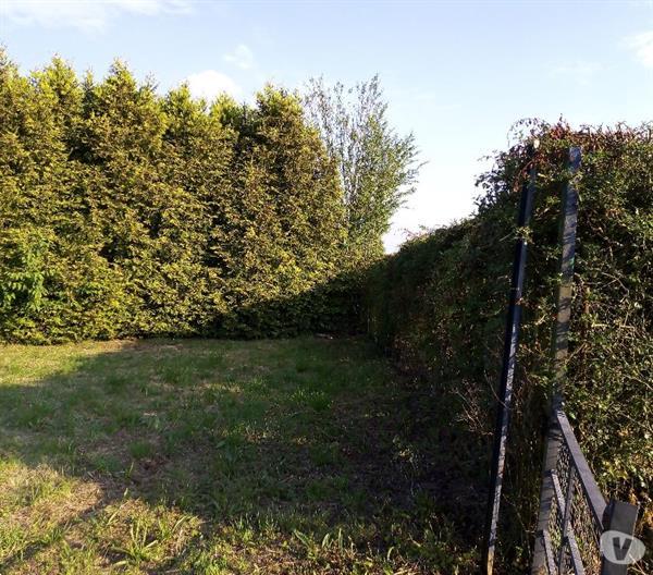 Grote foto een landbouwe grond met residentiele caravaan caravans en kamperen caravan