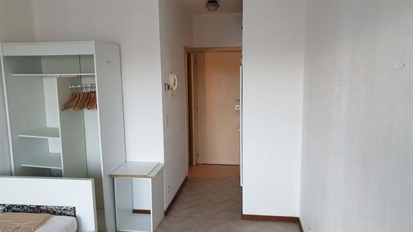 Grote foto studio te koop westende 50 meters van de zee. huizen en kamers appartementen en flat