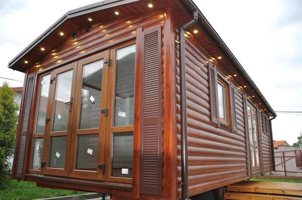 Grote foto houten chalet zweden rood extra warm caravans en kamperen stacaravans