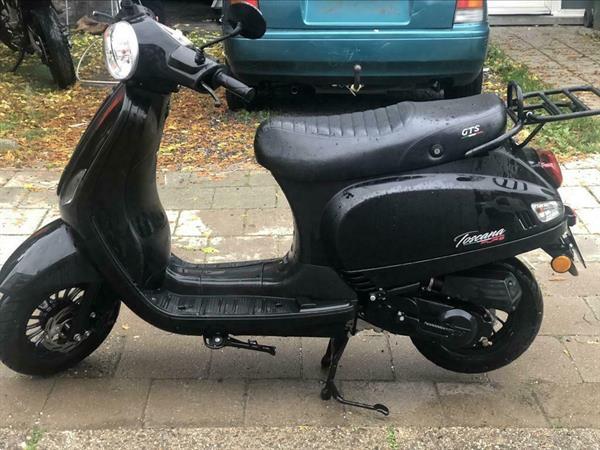 Grote foto gts toscana pure 50cc b fietsen en brommers overige merken