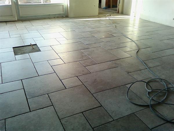 Grote foto klusjesman professioneel en goedkoop diensten en vakmensen bouw en reparatie