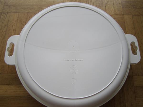 Grote foto handig 3 vaks magnetron bord met deksel huis en inrichting keukenbenodigdheden