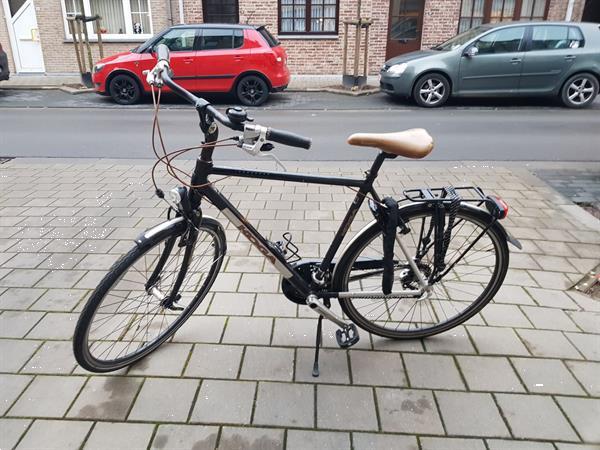 Grote foto stijlvolle koga herenfiets fietsen en brommers herenfietsen