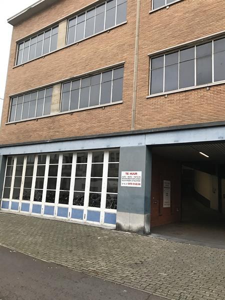 Grote foto parkeerplaats te borgerhout bedrijfspanden garageboxen te huur