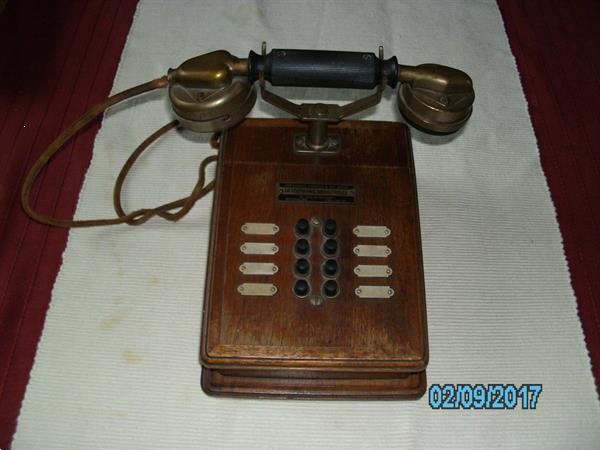 Grote foto antieke telefoons telecommunicatie telefoontoestellen