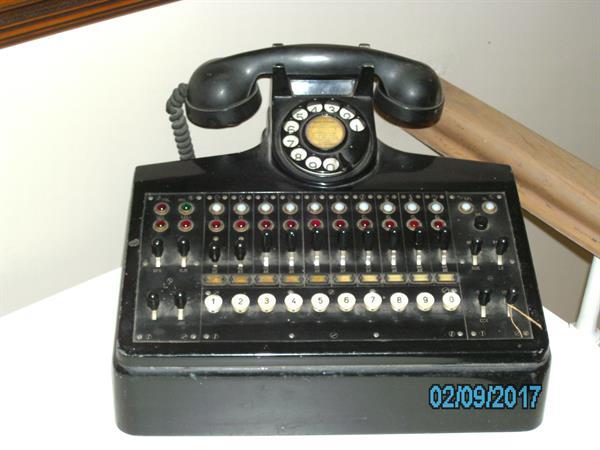 Grote foto antieke telefoons telecommunicatie telefoontoestellen