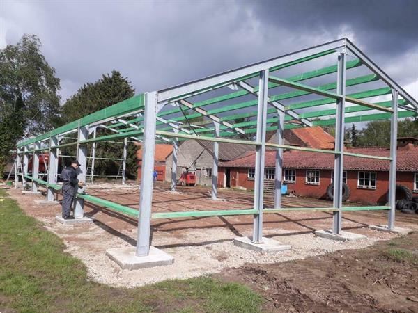 Grote foto stalen spanten vr woning stal loods zelfbouwer doe het zelf en verbouw ijzerwaren en bevestigingsmiddelen