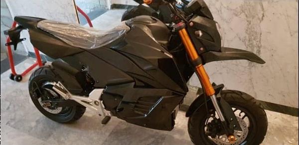 Grote foto sportieve elektrische scooter fietsen en brommers scooters