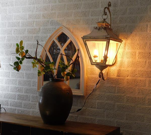 Grote foto vintage wandlamp binnen en buitenlamp tuin en terras tuindecoratie