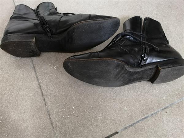 Grote foto zwarte lederen korte laarsjes van mylva 38 kleding dames schoenen