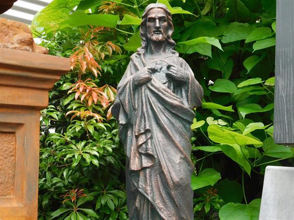 Grote foto impressief kerkelijk beeld van jezus tuin en terras tuinbeelden en tuinkabouters