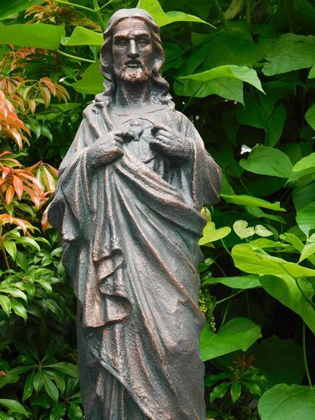 Grote foto impressief kerkelijk beeld van jezus tuin en terras tuinbeelden en tuinkabouters