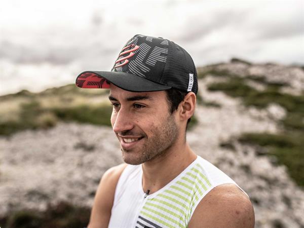 Grote foto compressport trucker cap black per stuk sport en fitness loopsport en atletiek