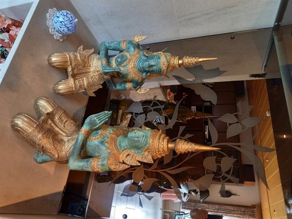 Grote foto ijzeren beelden indonesiche tempelwachters antiek en kunst koper en brons