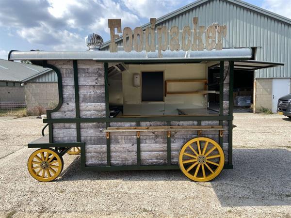 Grote foto foodtruck foodtrailer frietwagen verkoopwagen koets uniek witgoed en apparatuur algemeen