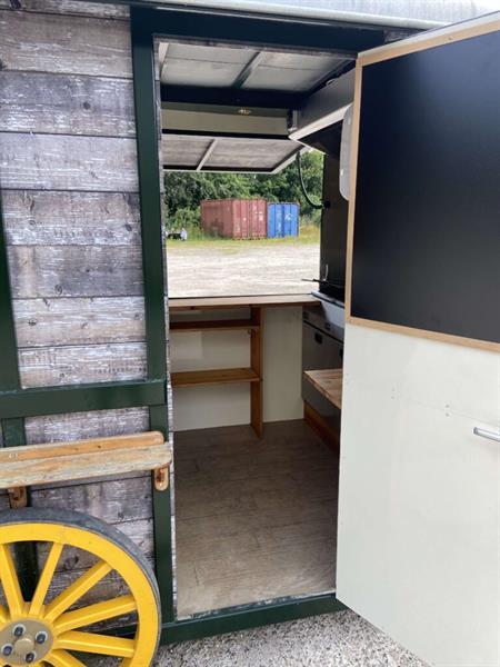 Grote foto foodtruck foodtrailer frietwagen verkoopwagen koets uniek witgoed en apparatuur algemeen