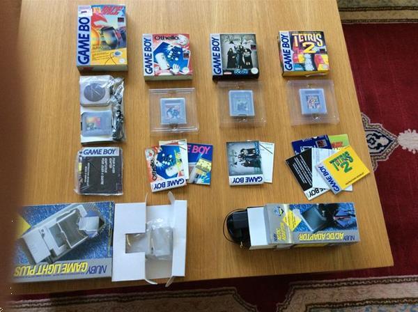 Grote foto nintendo gamboy met doos spelcomputers games game boy