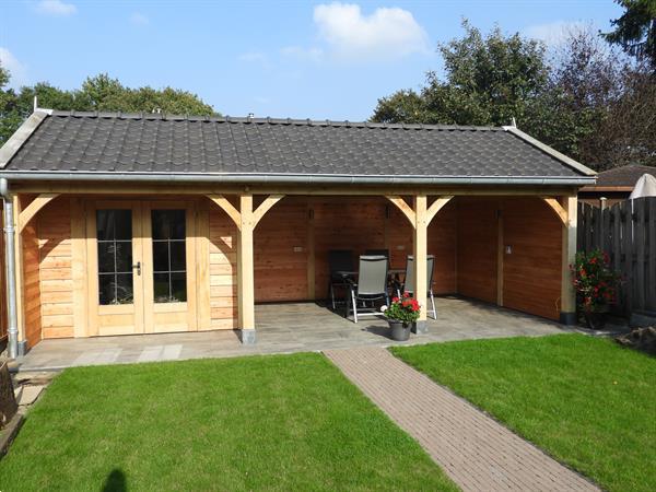 Grote foto houten tuinhuis met veranda op maat gemaakt. tuin en terras tuinhuisjes en blokhutten