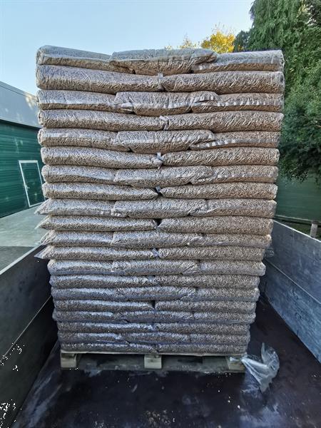 Grote foto houtpellets 15kg per zak of per pallet te koop tuin en terras openhaardhout