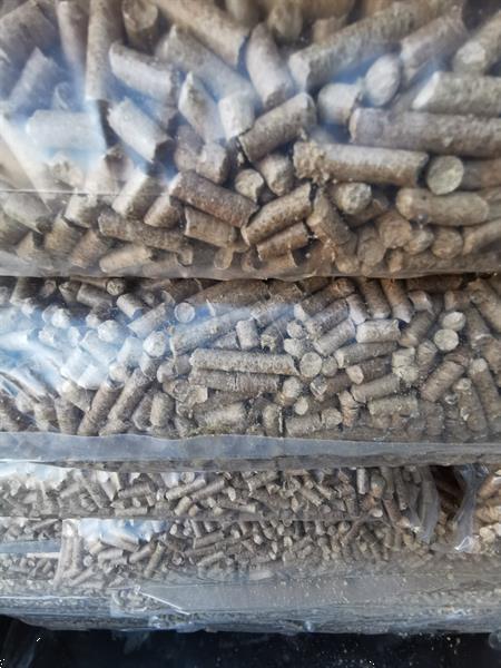 Grote foto houtpellets 15kg per zak of per pallet te koop tuin en terras openhaardhout