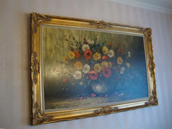 Grote foto schilderij stilleven met bloemen. antiek en kunst klassiek