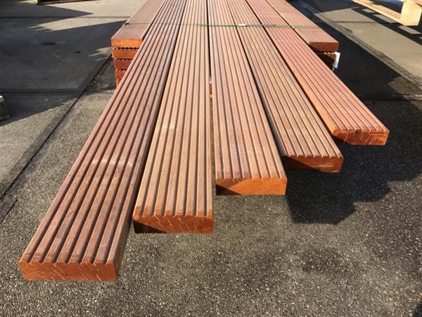 Grote foto nieuw bangkirai brugdekdelen 45 x 145mm tuin en terras tuinhout en palen