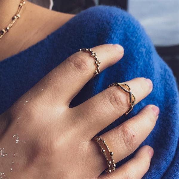 Grote foto excellent jewelry geelgouden ring met golvende stroken kleding dames sieraden