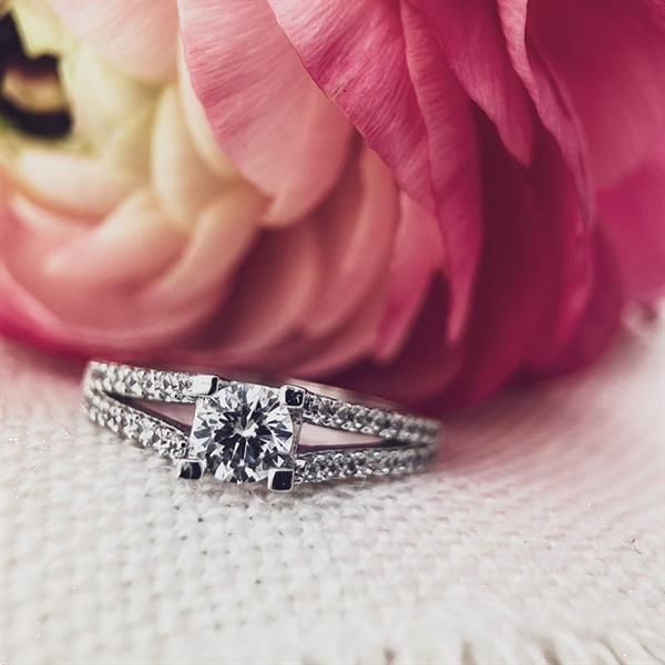 Grote foto excellent jewelry witgouden gespleten ring met zirkonia s kleding dames sieraden