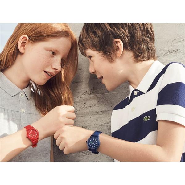 Grote foto lacoste kids horloge met rode horlogeband kleding dames horloges
