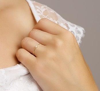 Grote foto slanke ring van geelgoud met kleurloze zirkonia kleding dames sieraden