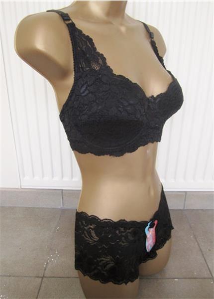 Grote foto chique voorgevormde bh in zwarte kant b en c cups kleding dames ondergoed en lingerie