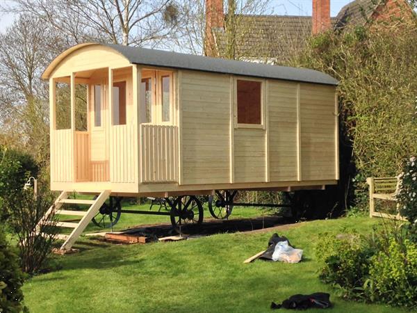 Grote foto pipowagen zigeunerwagen 505x240 inclusief veranda tuin en terras tuinhuisjes en blokhutten