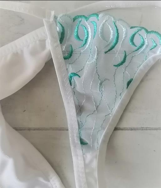 Grote foto roomwitte balconette bh string met groene kant kleding dames ondergoed en lingerie merkkleding