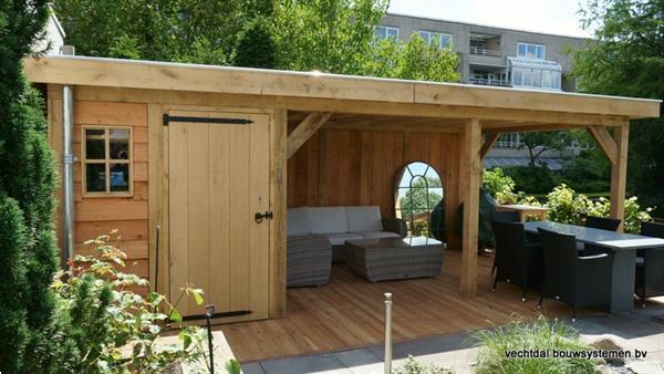 Grote foto houten tuinhuis met overkapping platdak tuin en terras tuinhuisjes en blokhutten